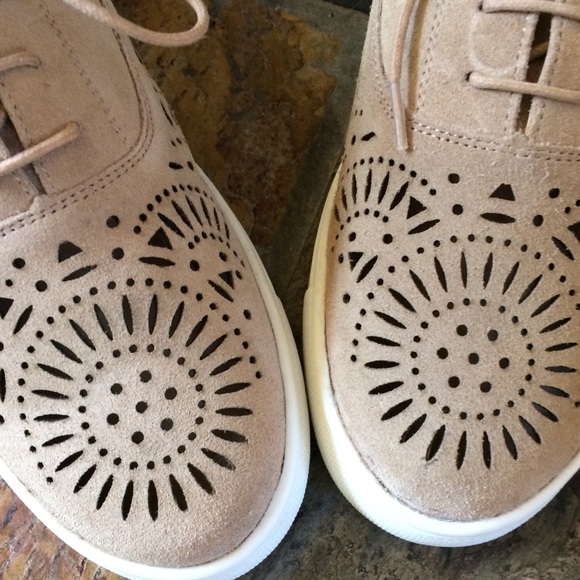 🍃💕NIB Naughty Monkey Suede Leather Board Sneaker - Picture 6 of 7